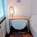 Acogedor A Un Paso De Gascona Con Wifi Y Netflix Gratis By M&n's House Apartman Oviedo