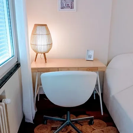 Acogedor A Un Paso De Gascona Con Wifi Y Netflix Gratis By M&n's House Apartment Oviédo