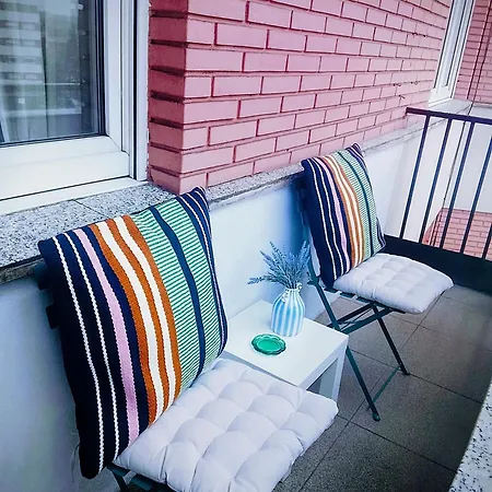 Acogedor A Un Paso De Gascona Con Wifi Y Netflix Gratis By M&n's House Oviedo